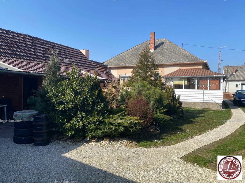 Listing photo