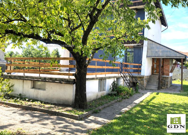 Listing photo