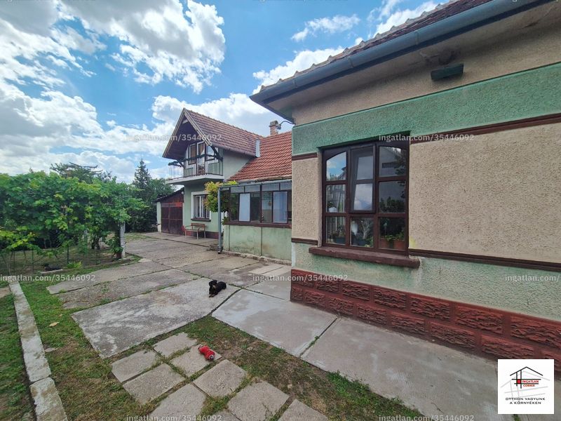 Listing photo