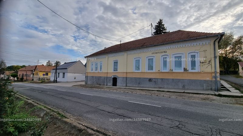 Hirdetés fotója