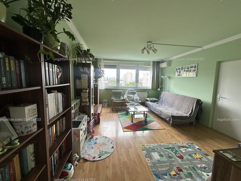 Listing photo
