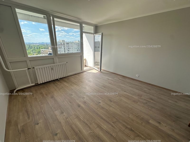 Listing photo