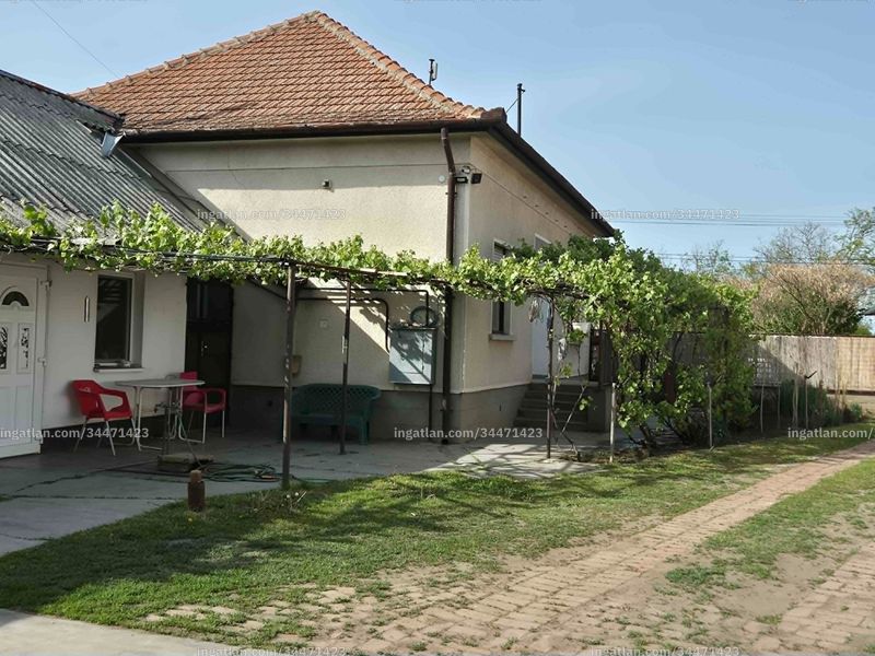 Listing photo
