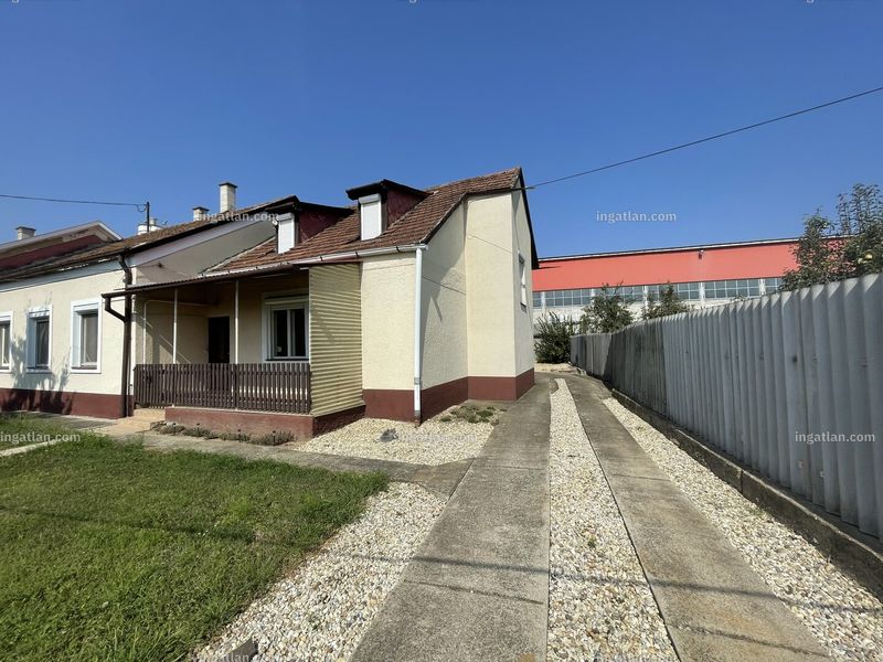 Listing photo