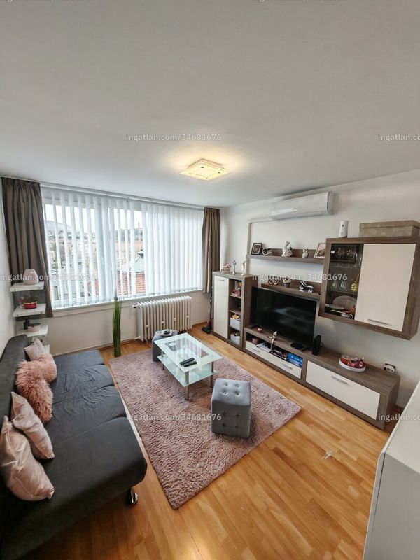 Listing photo