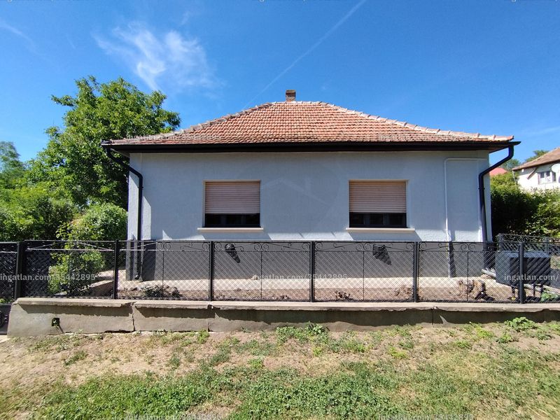 Listing photo