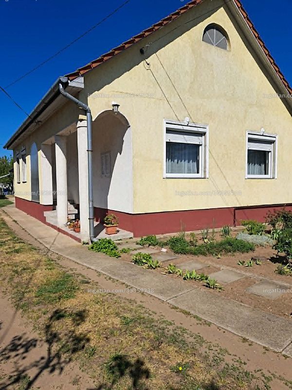 Listing photo