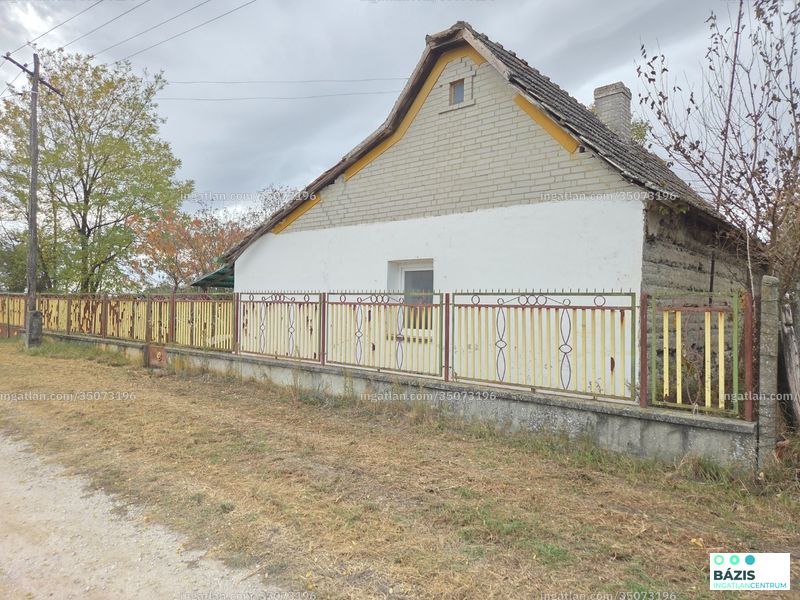 Listing photo