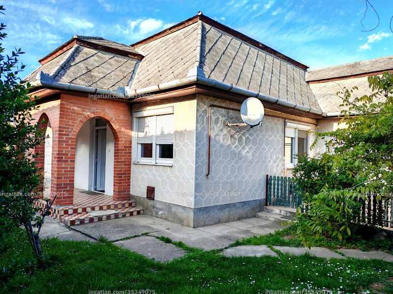 Listing photo