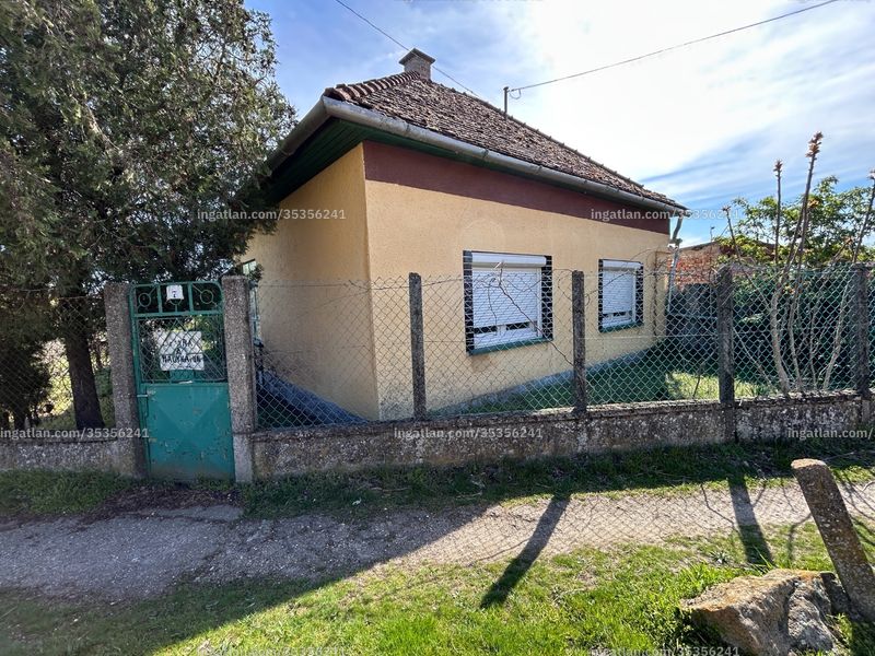 Hirdetés fotója