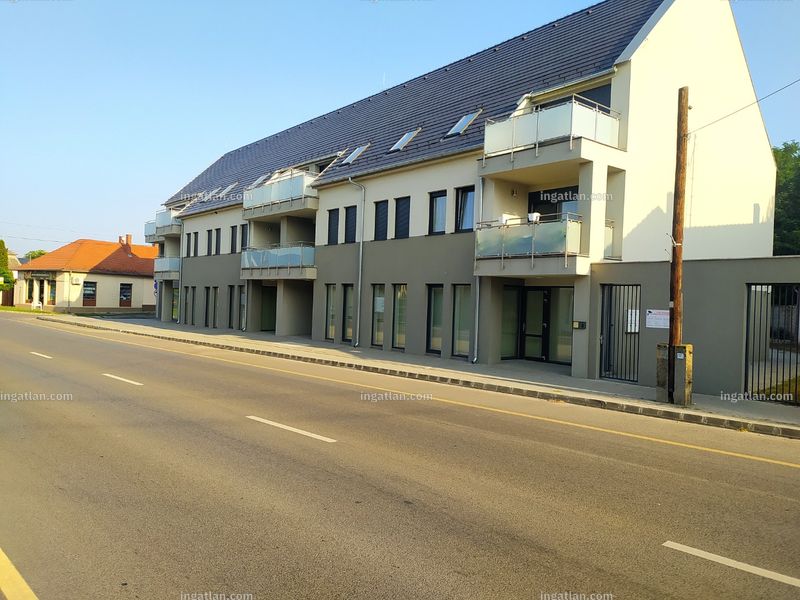 Listing photo