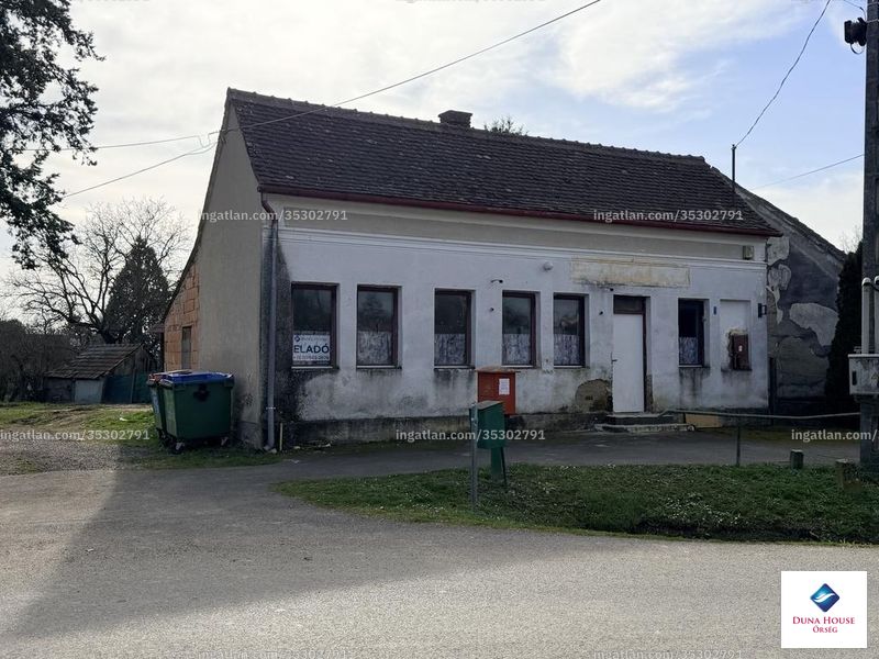 Hirdetés fotója