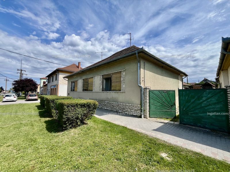 Listing photo