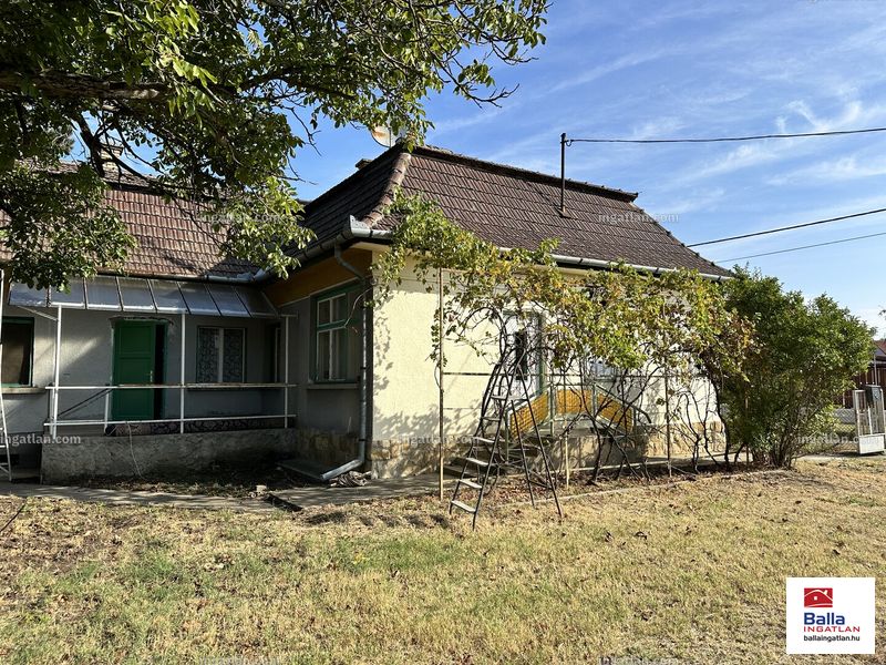 Listing photo
