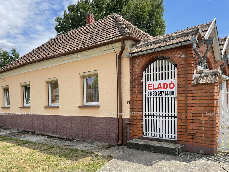 Hirdetés fotója