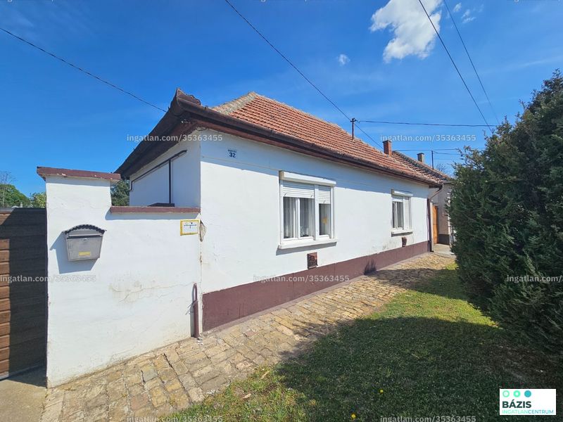 Listing photo