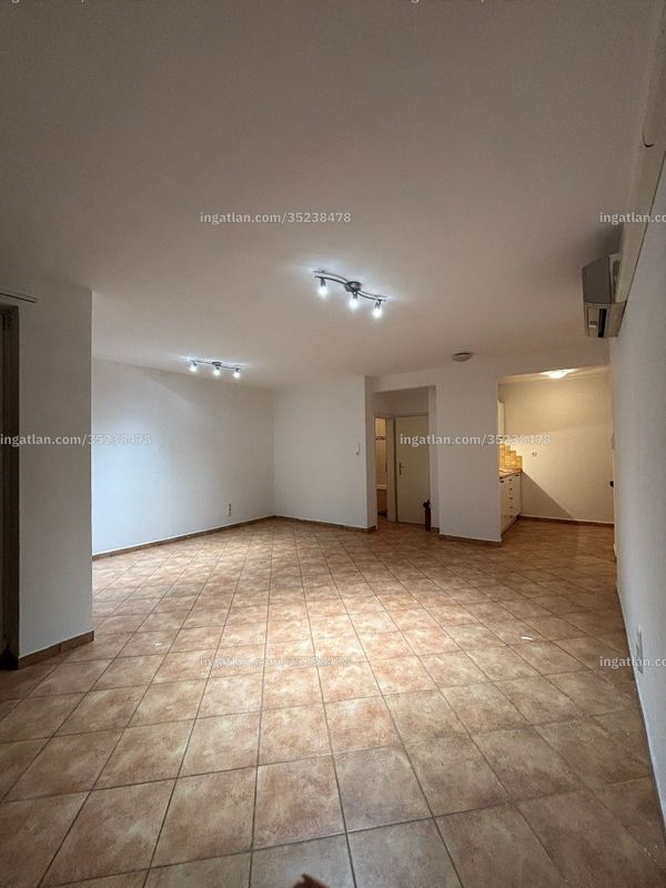 Hirdetés fotója