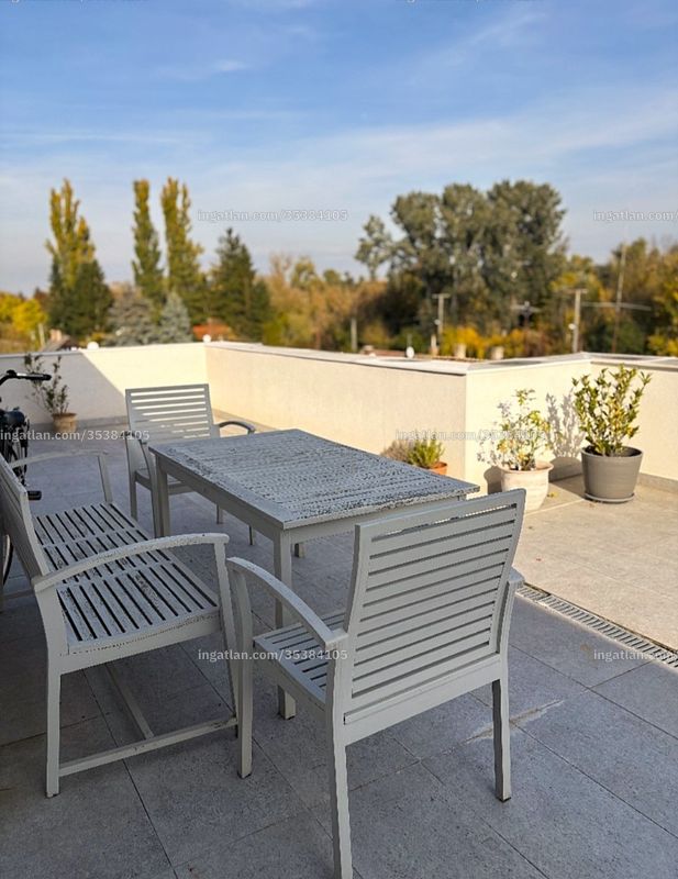 roof terrace