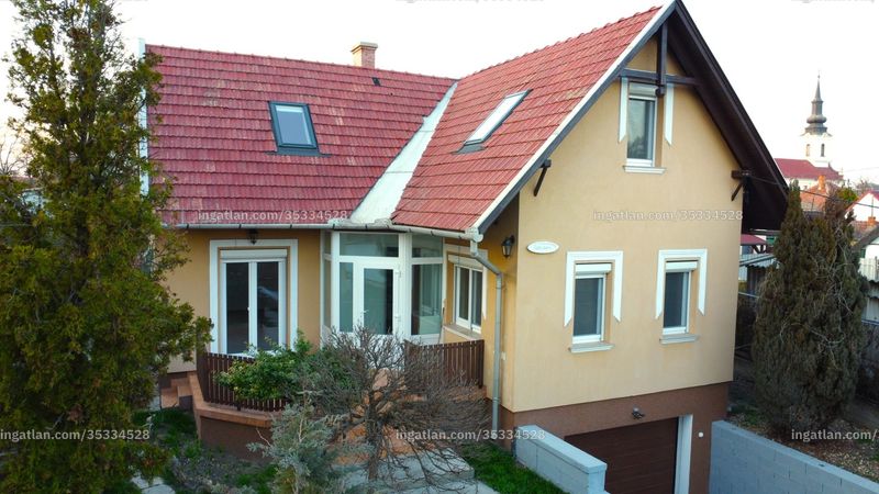 Hirdetés fotója
