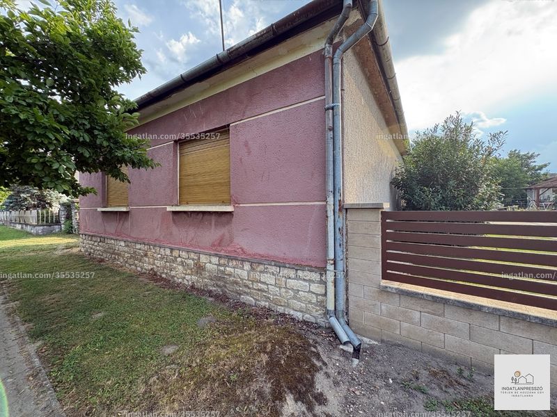 Listing photo