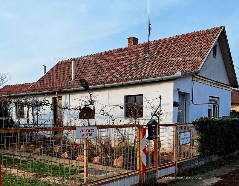 Listing photo