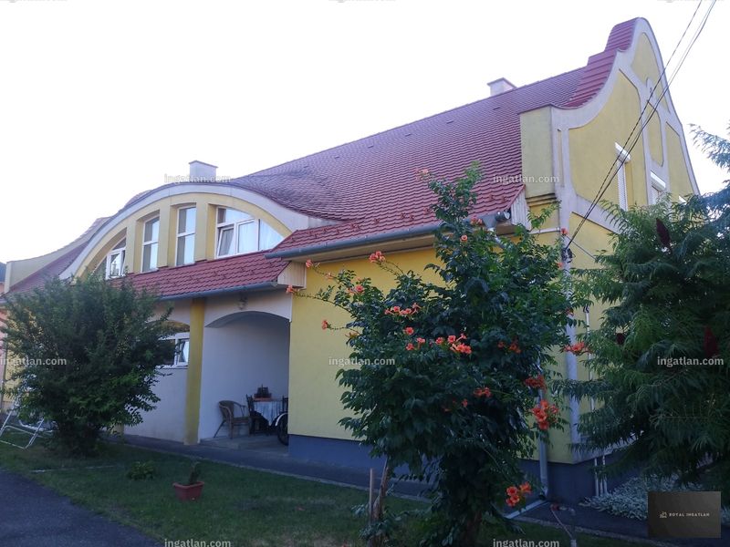 Listing photo