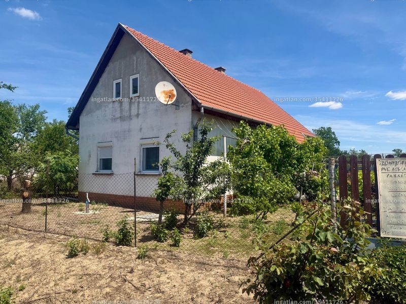 Listing photo