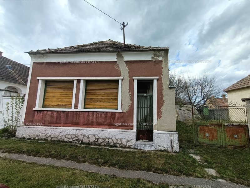 Hirdetés fotója