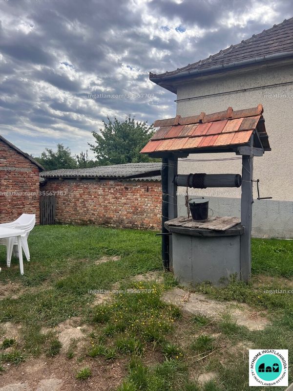 Hirdetés fotója
