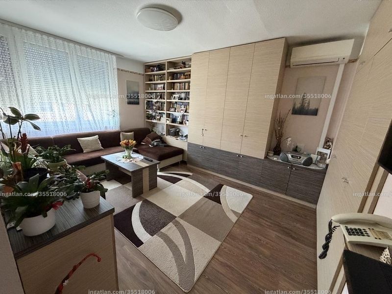 Listing photo