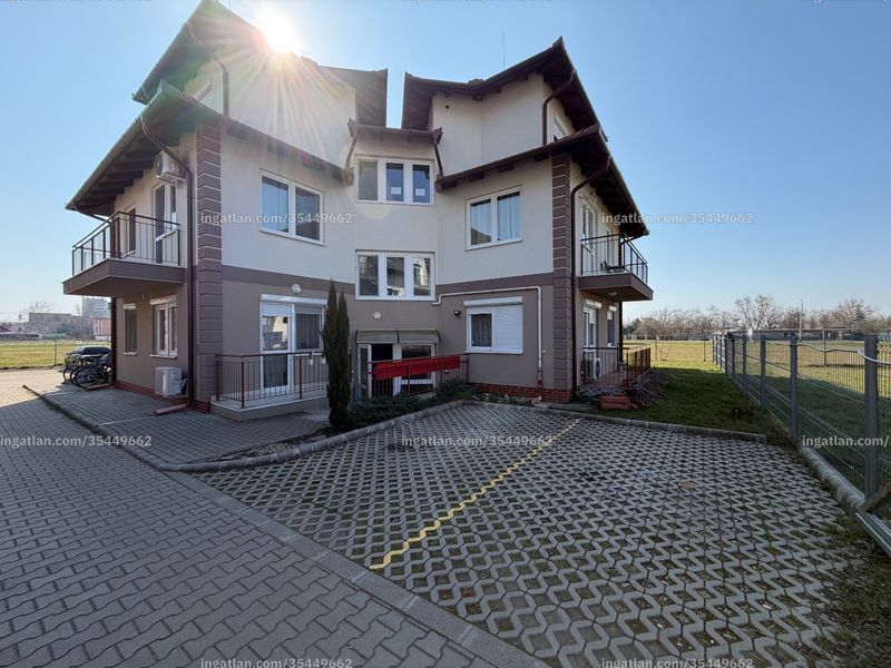 Listing photo
