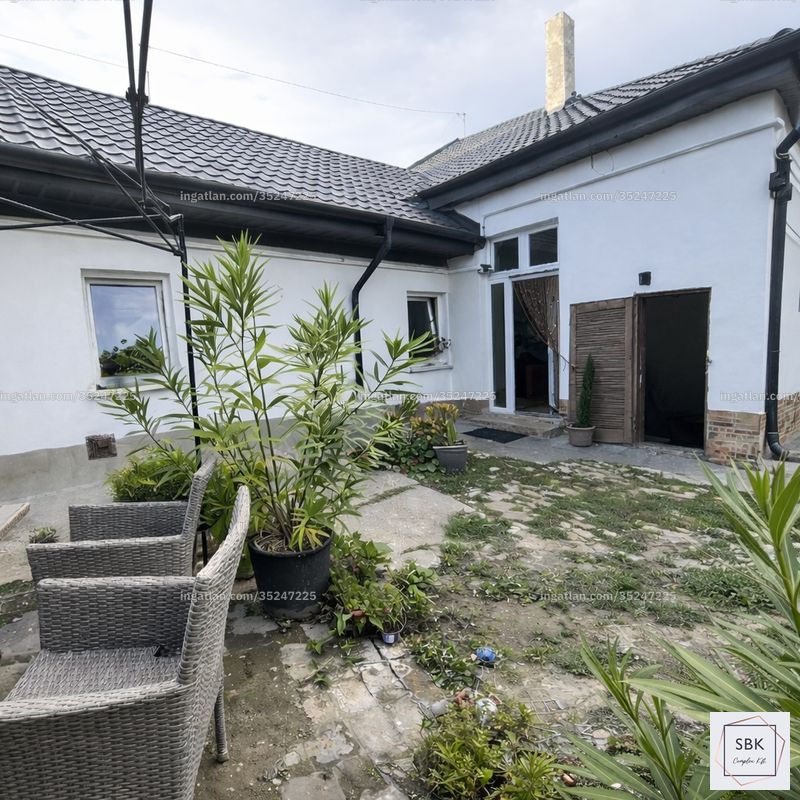 Listing photo
