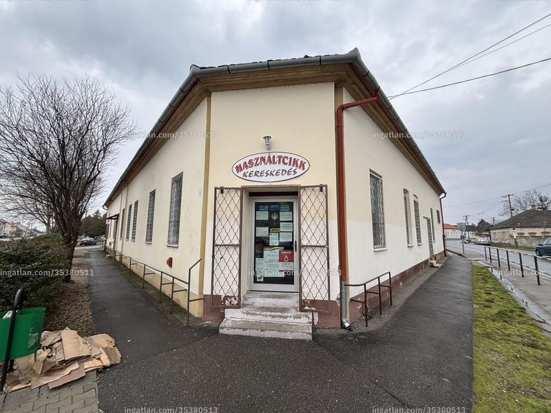 Listing photo