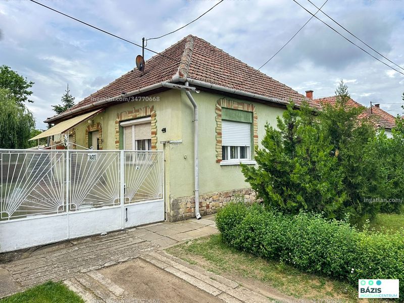 Listing photo