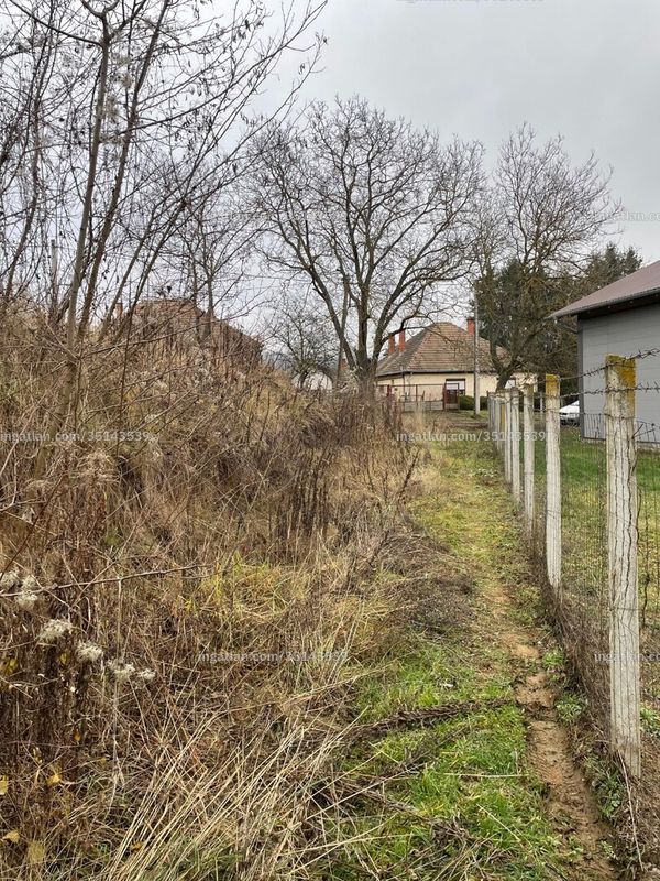 bejárat (kívülről)
