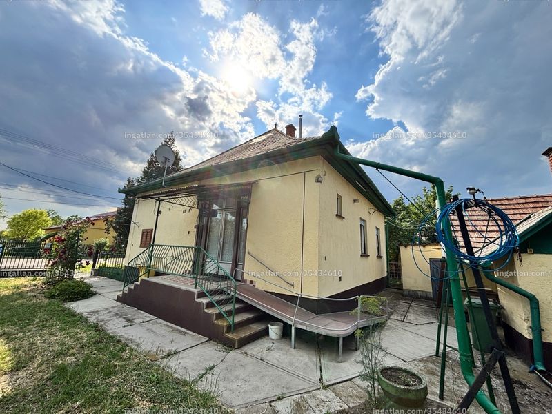 Listing photo