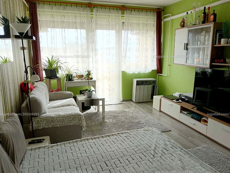 Listing photo