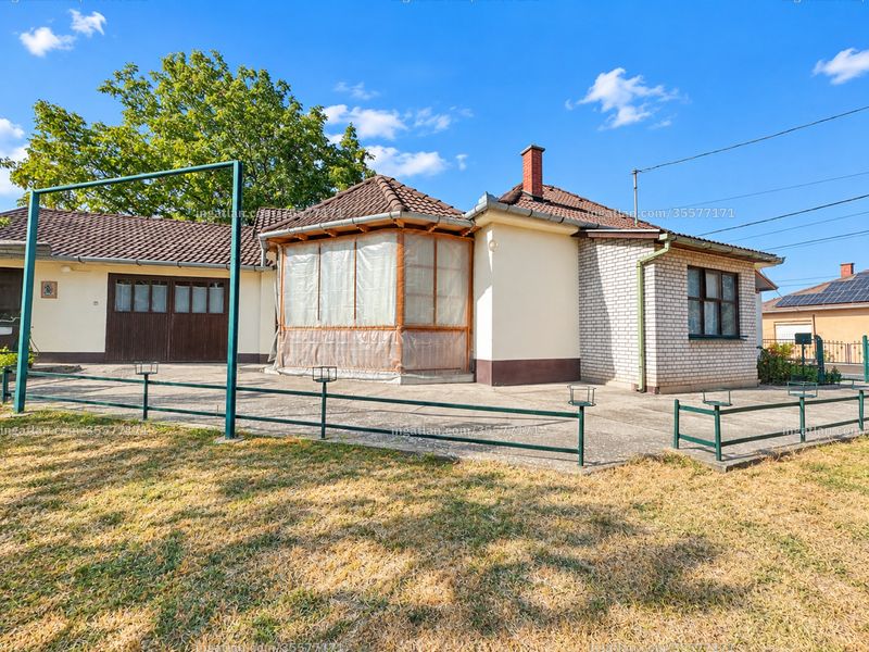 Listing photo