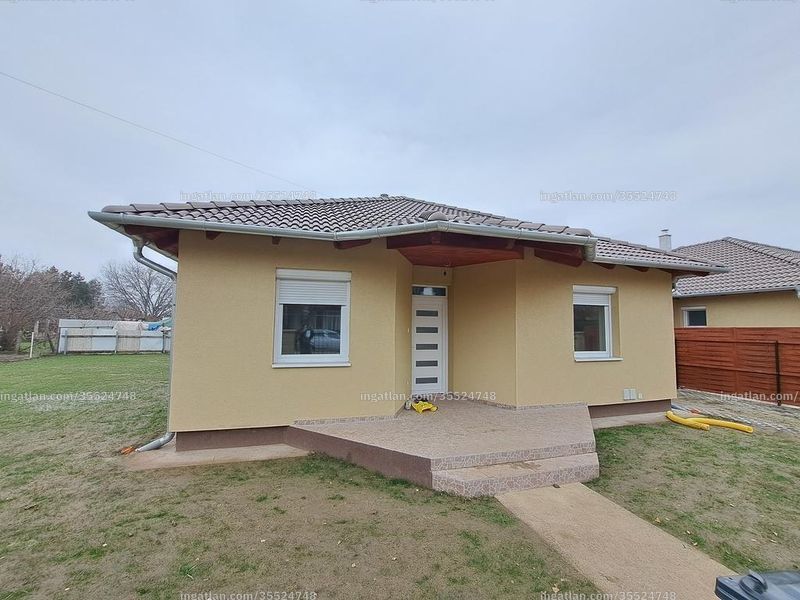 Listing photo