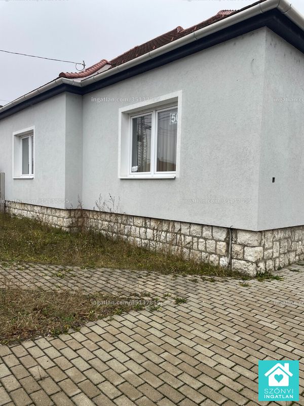 Listing photo