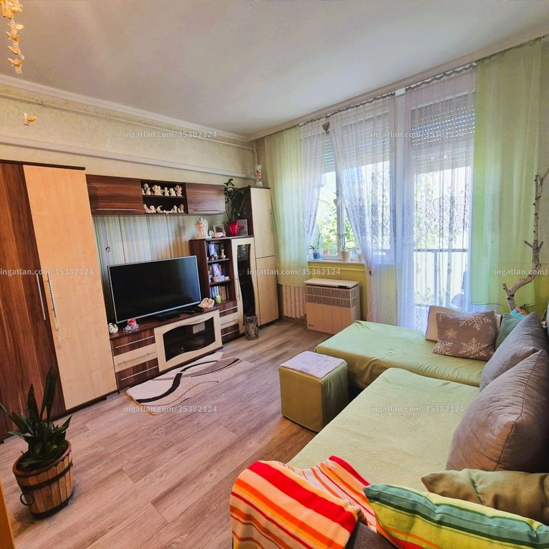 Listing photo