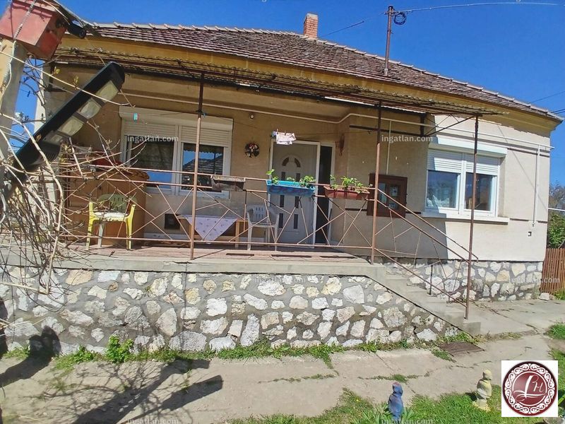 Hirdetés fotója