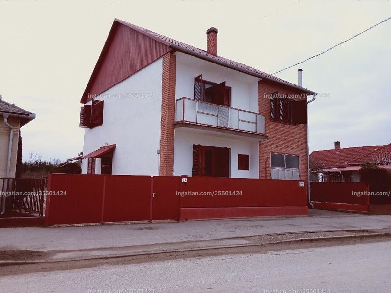 Hirdetés fotója