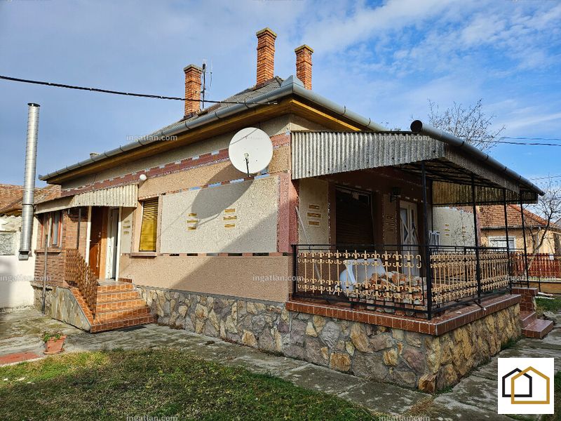 Listing photo