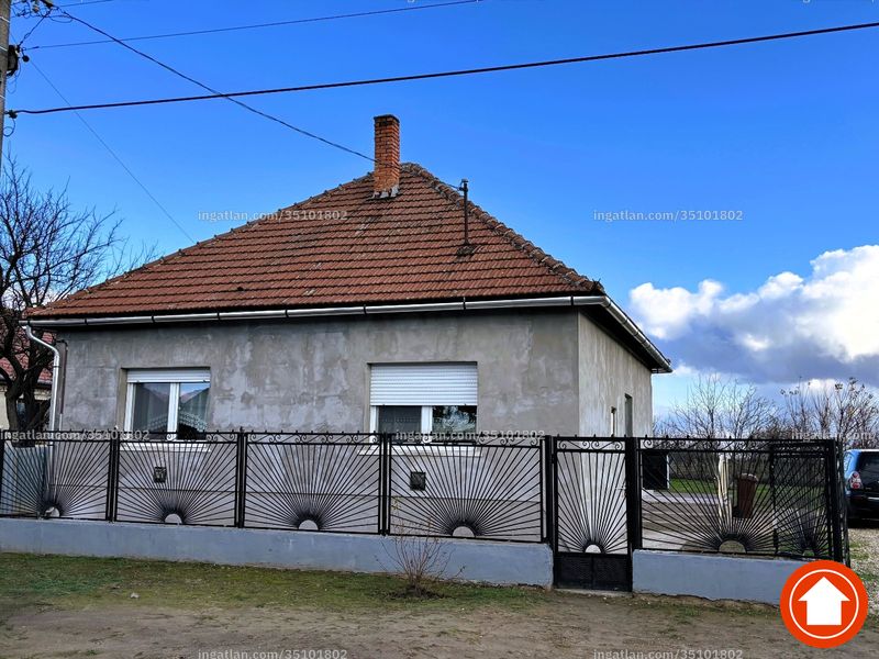 Listing photo