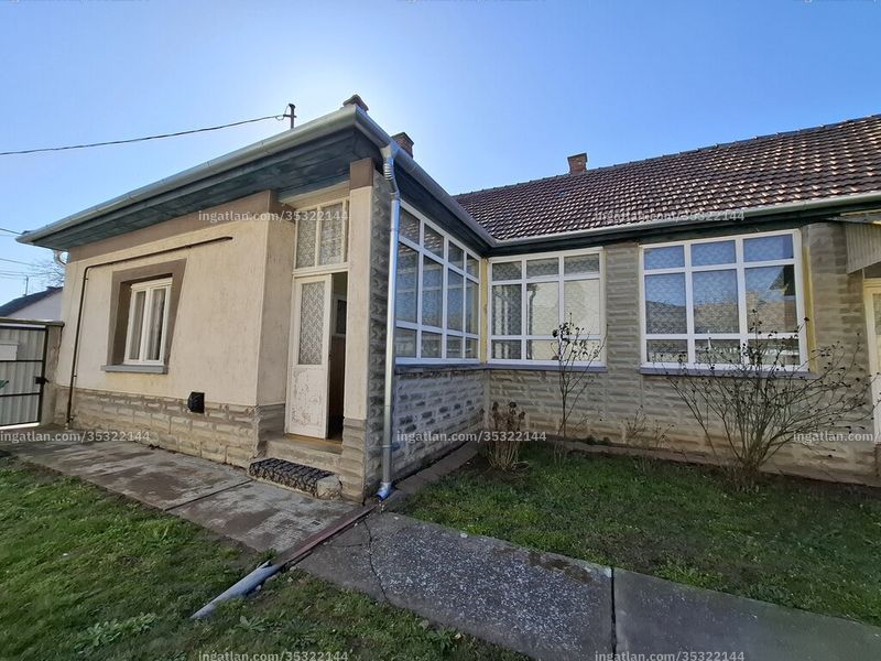 Listing photo