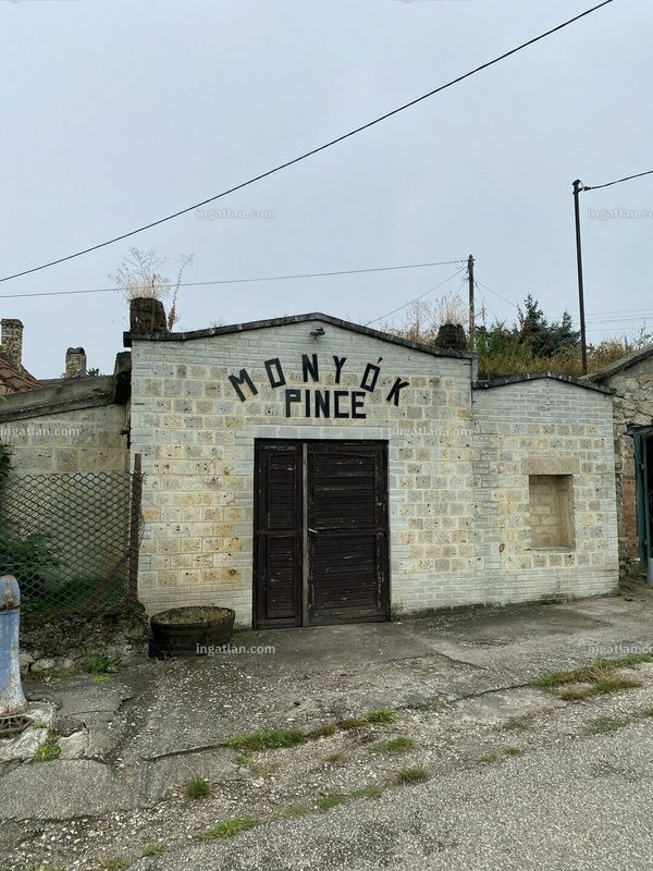 Hirdetés fotója