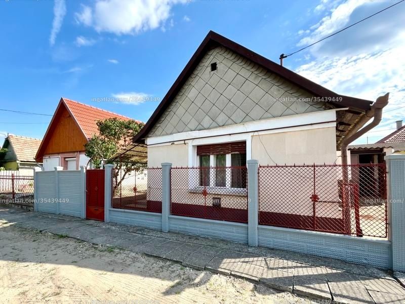 Listing photo