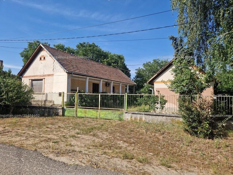 Listing photo