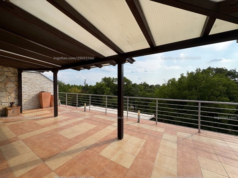 roof terrace